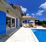 Stone villa with a swimming pool and a spacious garden in Kanfanar, Rovinj region - pic 2