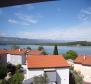 Appartement duplex à Soline, Dobrinj, avec une vue magnifique sur la mer, à seulement 200 mètres de la mer - pic 2
