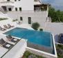 Wunderschöne Villa in 1. Linie an der Riviera von Omis - foto 14
