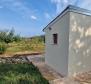 Reduzierte Immobilien in der Gegend von Rovinj - zwei Häuser in einer abgeschiedenen Gegend mit 6.853 m2 Garten - foto 22