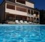 Гранд-отель в Павичини, Марчана, с бассейном - фото 4