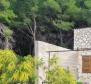 House in an attractive location 70 m from the sea and beach, sea view on Vis island 