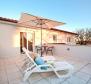Propriété solide à Liznjan, avec 3 appartements spacieux et jardin ! - pic 70