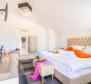 Pěkný nově zrekonstruovaný hotel na prodej v oblasti Poreč - pic 14