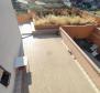 Spacious house of 673 m2 with sea view in Nova Veruda, Pula, just 200 meters from the sea - pic 7
