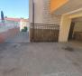 Spacious house of 673 m2 with sea view in Nova Veruda, Pula, just 200 meters from the sea - pic 44