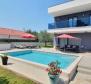 Villa mit modernem Konzept in Šišan, Region Liznjan - foto 2
