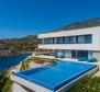 Fantastique villa en bord de mer d'architecture moderne sur la Riviera de Karlobag avec piscines intérieure et extérieure ! - pic 3