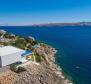 Fantastique villa en bord de mer d'architecture moderne sur la Riviera de Karlobag avec piscines intérieure et extérieure ! - pic 13