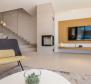 Fantastique villa en bord de mer d'architecture moderne sur la Riviera de Karlobag avec piscines intérieure et extérieure ! - pic 38