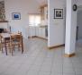 Önálló, 4 lakásos apartmanház Baska Vodában, a strandtól néhány méterre - pic 15