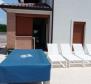 Vila s bazénem na prodej v Žbandaj, Poreč - pic 38