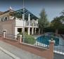 Heißer Verkauf einer Luxusvilla in Porec, nur 400 Meter vom Strand entfernt - foto 12