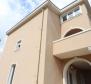 Beeindruckendes Haus mit 4 Wohnungen zum Verkauf in Matulji, über Opatija auf 3740 qm. vom Land! - foto 6