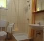 Nagyszerű turisztikai ingatlan Ciovo-n, mindössze 200 méterre a tengertől, 5 apartman - pic 28