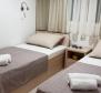 Nagyszerű turisztikai ingatlan Ciovo-n, mindössze 200 méterre a tengertől, 5 apartman - pic 32