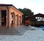 Nice stone house 225m2, Vodnjan - pic 25