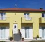 Apart-house with 5 apartments in Umag area, 3 km from the sea - pic 3