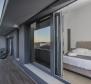 Moderní apart-vila se 4 apartmány jen 50 metrů od moře - pic 35