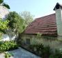 Tengerparti kőház/villa kerttel közvetlenül a riván, a kikötőhelyek előtt - pic 3