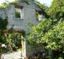 Tengerparti kőház/villa kerttel közvetlenül a riván, a kikötőhelyek előtt - pic 7