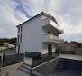 Schöne neue Villa mit Swimmingpool, nur 50 Meter vom Meer entfernt, in der Bucht von Stivasnica, Region Rogoznica - foto 24