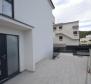 Schöne neue Villa mit Swimmingpool, nur 50 Meter vom Meer entfernt, in der Bucht von Stivasnica, Region Rogoznica - foto 19