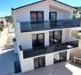 Schöne neue Villa mit Swimmingpool, nur 50 Meter vom Meer entfernt, in der Bucht von Stivasnica, Region Rogoznica - foto 11