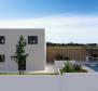 Schöne moderne Doppelhaushälfte mit Pool und Meerblick in der Gegend von Umag, 2 km vom Meer entfernt - foto 4