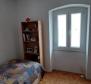 Kamenný dům na prodej v tajemném Kaštel Luksic jen 100 metrů od moře - pic 44