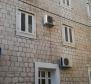 Kamenný dům na prodej v tajemném Kaštel Luksic jen 100 metrů od moře - pic 50