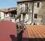 Maison en pierre avec plusieurs appartements à Brtonigla - pic 5