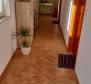 Maison en pierre avec plusieurs appartements à Brtonigla - pic 16
