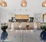 Kiemelkedő új, ultramodern tengerparti villa Medulinban, közvetlenül a vitorláskikötőkkel szemben - pic 32