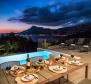 Csodálatos új, modern villa az Omis riviérán, mindössze 60 méterre a tengertől, úszómedencével, szaunával, fitnesz stúdióval és garázzsal - pic 24
