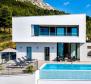 Csodálatos új, modern villa az Omis riviérán, mindössze 60 méterre a tengertől, úszómedencével, szaunával, fitnesz stúdióval és garázzsal - pic 31