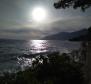 Propriété de deux appartements à Baska Voda avec une vue magnifique sur la mer, à seulement 50 mètres de la mer - pic 25