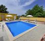 Apartmenthaus mit 5 Apartments in der Gegend von Porec mit Swimmingpool - foto 6