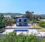 Luxus villa medencével és tengerre néző kilátással Vrbnikben a Krk-félszigeten - pic 9