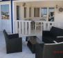 Apart-Villa in Dugi Rat, nur 70 Meter vom Meer entfernt - foto 10
