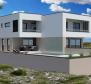 Atraktivní moderní vila mezi Vodicemi a Tribunjem - pic 3