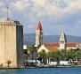Niezwykle odnowiony kamienny dom w starym średniowiecznym mieście Trogir - pic 6
