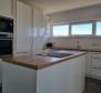 Modern villa úszómedencével Zadar közelében, mindössze 120 méterre a tengertől - pic 13
