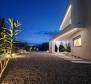 Villa of modern outlook in Garica, Vrbnik, on Krk island - pic 4