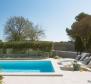 Luxury villa in prestigious Fažana, only 300 meters from the sea - pic 2