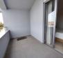 Penthouse  of 120 m2, sea view, jacuzzi, garden, parking, furnished - in Pjescana Uvala - pic 18
