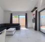Maison de plain-pied nouvellement construite avec piscine dans le quartier de Rabac - pic 9