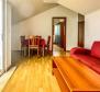 Appartement avec vue imprenable sur la mer et prix incroyablement bas à Njivice, Omišalj - pic 4