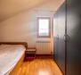 Appartement avec vue imprenable sur la mer et prix incroyablement bas à Njivice, Omišalj - pic 10