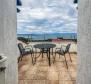 Appartement avec vue imprenable sur la mer et prix incroyablement bas à Njivice, Omišalj - pic 12